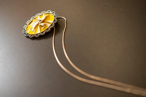 Close up of Pliora Nr°06 featuring the Adele Frank Crumpled sewing application technique.