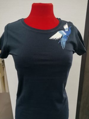 Navy blue T-shirt with blue bird symbole