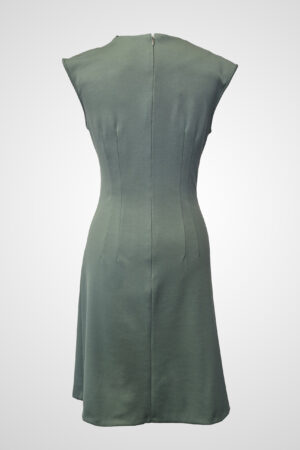 From every angle, Mentha Dulcis remains composed and graceful. Sculpting darts and the high empire seam bring quiet definition to the silhouette.