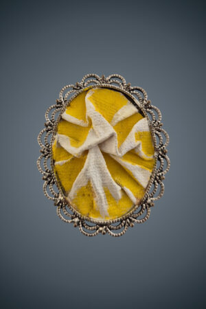 Close up of Pliora Nr°06 featuring the Adele Frank Crumpled sewing application technique.