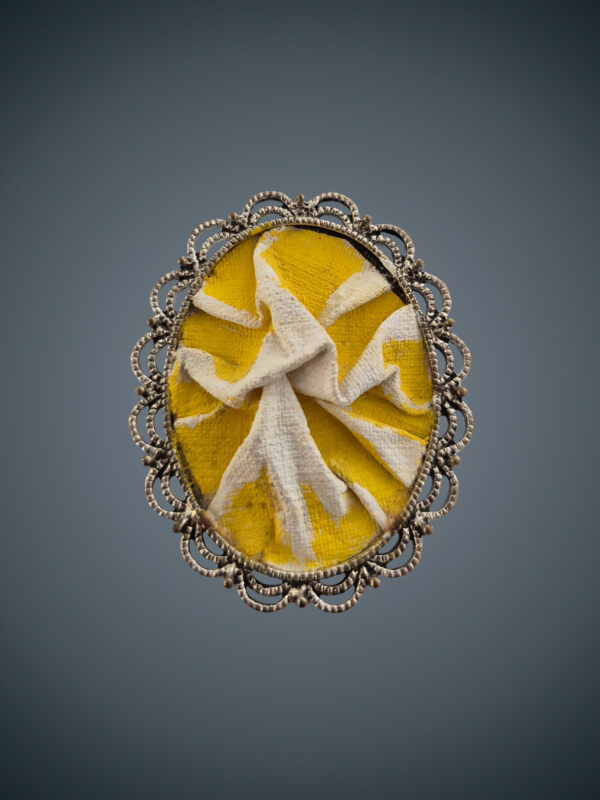 Close up of Pliora Nr°06 featuring the Adele Frank Crumpled sewing application technique.