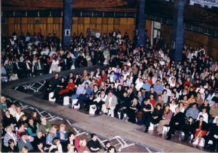 Frank Adél divatbemutatók 2003