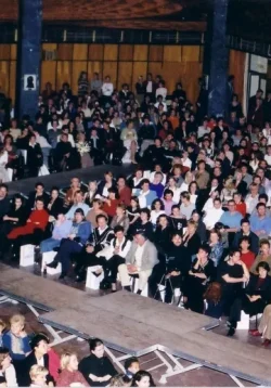 Frank Adél divatbemutatók 2003