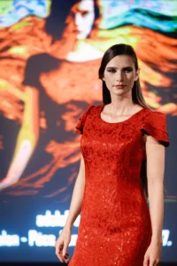 bordó fémszálas ruha